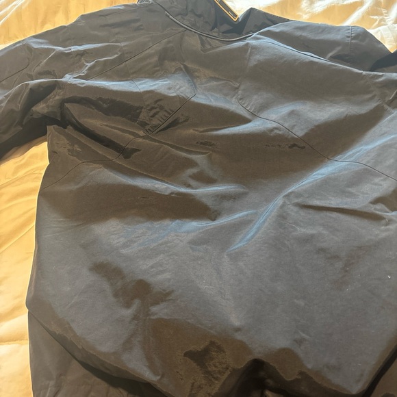 Men's Black and Gray Ski Jacket - Picture 5 of 7